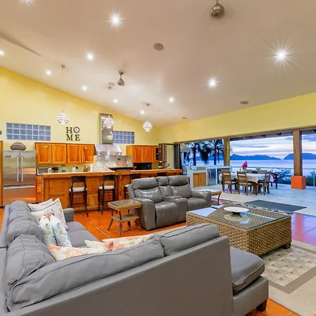 Tranquil Ocean Front Retreat Villa